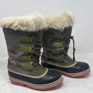 Sorel Olive and Black Waterproof Boots with Pink Logo girls size 4